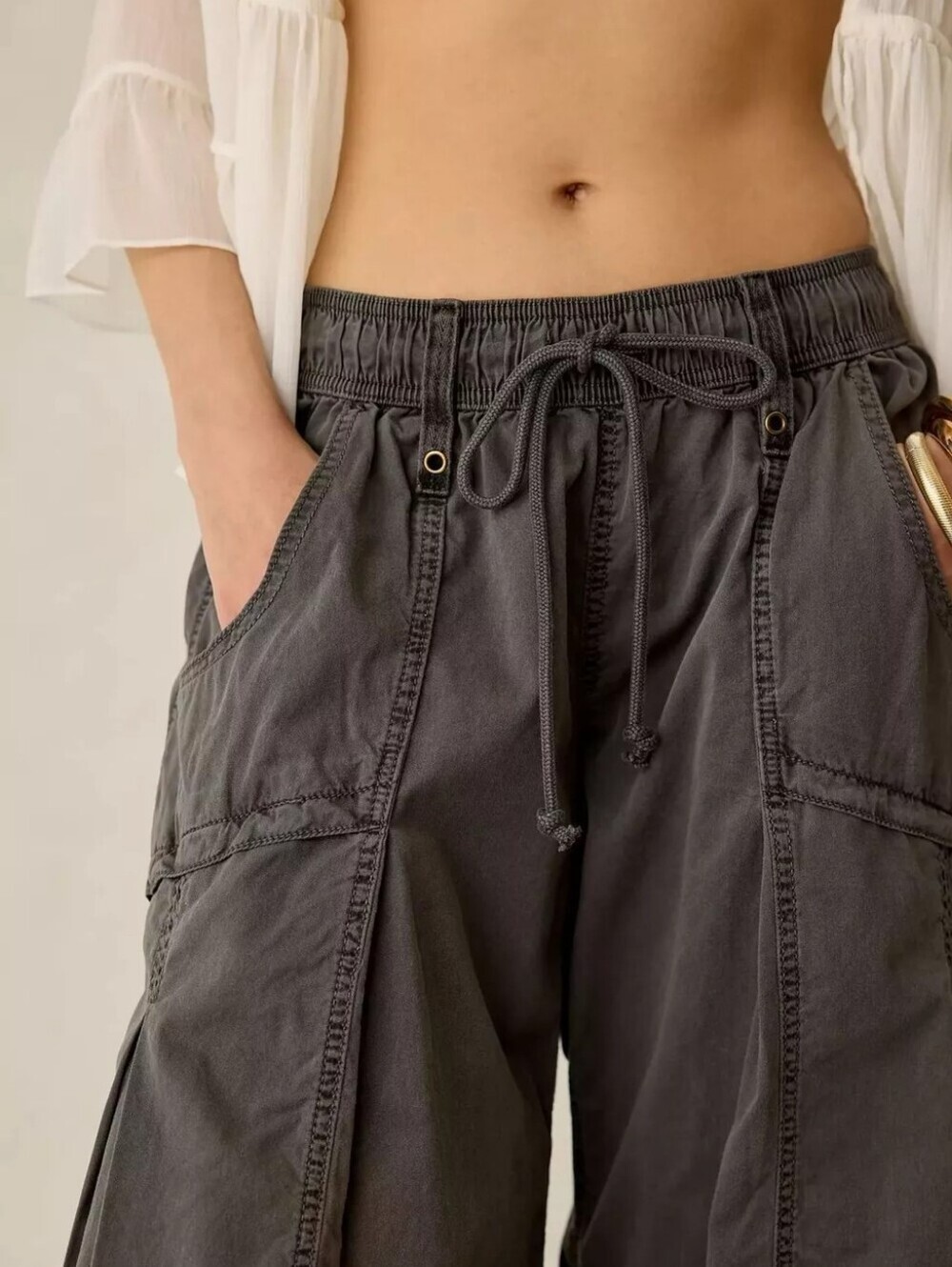 High-Waisted Cargo Wide-Leg Pants - Picture 2 of 3
